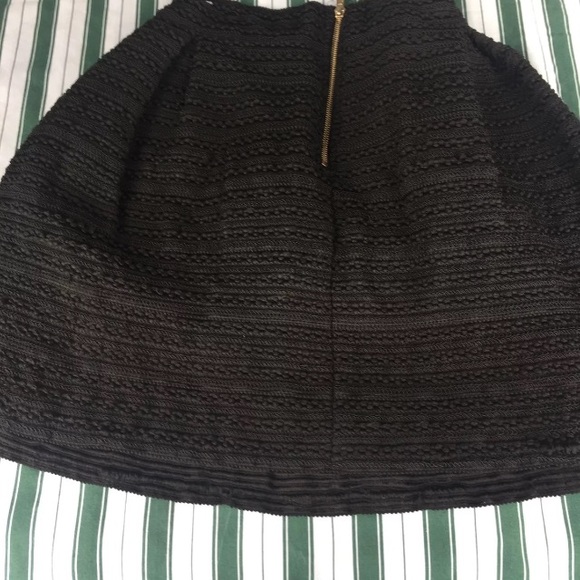 Ladies skirt - Picture 2 of 3